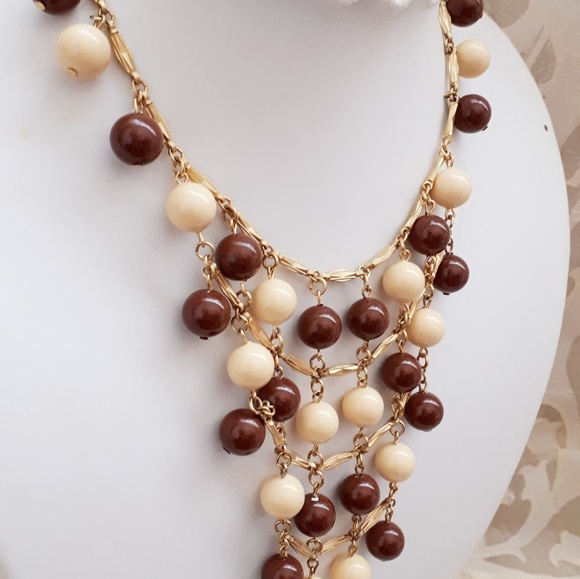 Vintage gold tone and bead work statement necklace - Picture 3 of 6